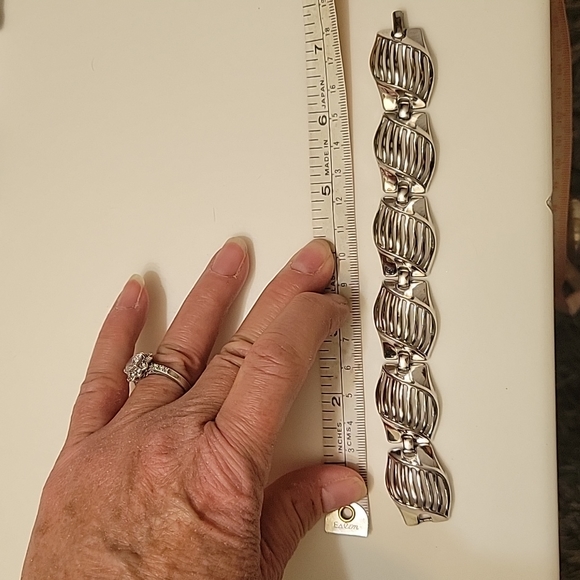 Vintage Crown Trifari Silvertone Link Bracelet - Picture 4 of 4